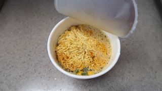 NISSIN 닛신 컵누들  4종 - 씨푸드오리지날, 씨푸드 스파이시, 씨푸드 커리, 씨푸드 XO소스 — 4.5점을 준 리뷰어가 2021년 12월 올린 사용 사진