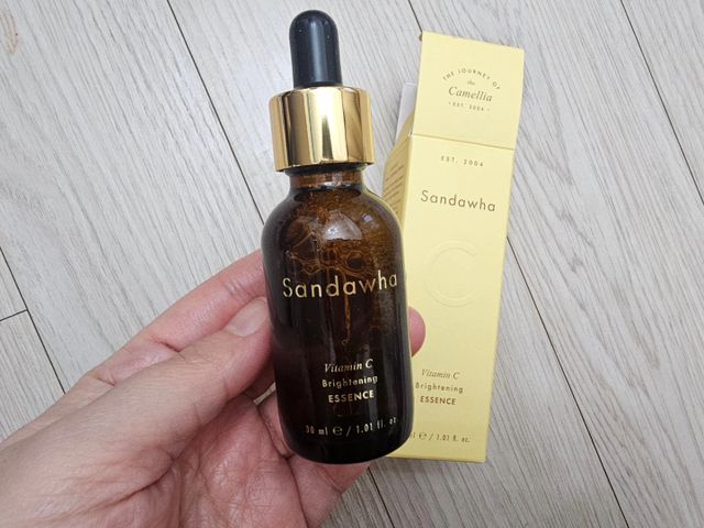 산다화 비타민c 화이트닝 에센스 30ml 리뷰 사진