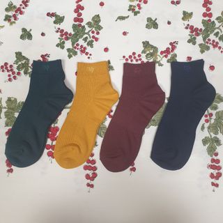 [사이즈가 있는 양말 필로이] 남/여 골지 발목 양말 4족 세트 남【S, M, L, XL】여【S, M, L】_컬러 랜덤 — 5점을 준 리뷰어가 2022년 6월 올린 사용 사진