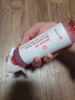 아이앤립 / EYENLIP 아이앤립 연어오일 리바이탈라이징 토너 — 5점을 준 리뷰어가 2021년 4월 올린 사용 사진