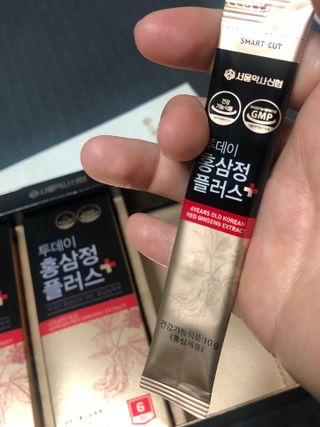 서울약사신협_투데이홍삼정플러스스틱_10g x 30포 — 4.5점을 준 리뷰어가 2021년 6월 올린 사용 사진