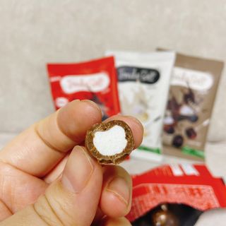 스낵스 퐁듀볼 3종_밀크3봉+다크1봉+화이트1봉 (5봉) — 4점을 준 리뷰어가 2024년 2월 올린 사용 사진
