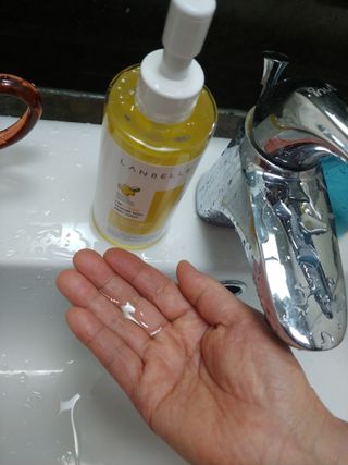 랑벨 내츄럴 딥 클렌징 오일 200ml (저자극 약산성 천연 클렌징) — 5점을 준 리뷰어가 2022년 5월 올린 사용 사진