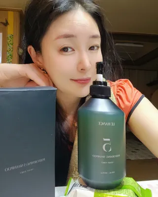 르핸스 퍼포밍 5 샴푸 비반트 포렛/베티버 포그 — 5점을 준 리뷰어가 2023년 2월 올린 사용 사진