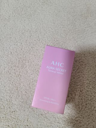AHC 아우라 시크릿 톤업 벨벳 — 5점을 준 리뷰어가 2021년 4월 올린 사용 사진