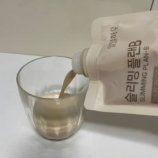 일일하우 슬리밍 플랜B 고소한 귀리맛, 진한 카카오맛 (체중조절식) — 5점을 준 리뷰어가 2023년 5월 올린 사용 사진