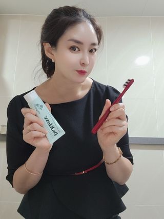 치과의사들이 선택한 솔루션, 닥터클러브치약 — 5점을 준 리뷰어가 2021년 8월 올린 사용 사진