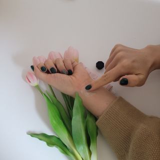 러브모아 향수 고체향수 승무원 고체향수 바르는 향수 니치향수 도손 우드세이지 앤 씨솔트 — 4점을 준 리뷰어가 2022년 12월 올린 사용 사진