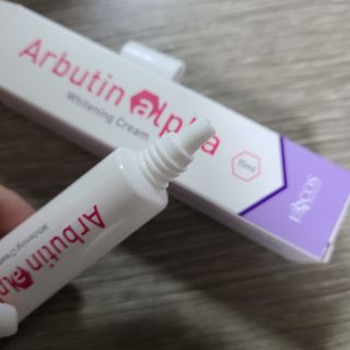 이엔코스 알부틴 알파 화이트닝크림 — 4점을 준 리뷰어가 2021년 4월 올린 사용 사진