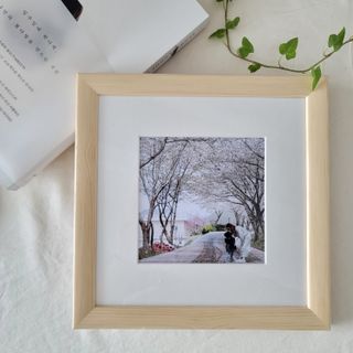 니은기억 휴대폰 속 인생샷을 담는 인생샷 액자 이태리 수입산 원목 프레임 — 5점을 준 리뷰어가 2021년 6월 올린 사용 사진