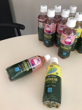 더그레잇티 콤부차 [매일유업] 더그레잇티 44kcal 콤부차 300ml *12개입 (오리지널 6개+베리리치 6개) — 5점을 준 리뷰어가 2023년 7월 올린 사용 사진