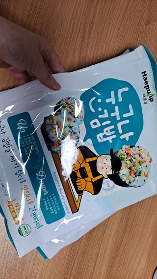 해풀잎 누구나 김밥*2ea [(혼합야채 35g *2ea,  김밥김 (10g, 2ea),  양념간장 (6g, 10ea), 참기름(5g, 4ea)] — 5점을 준 리뷰어가 2022년 6월 올린 사용 사진
