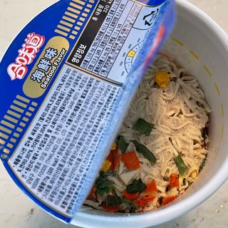 NISSIN 닛신 컵누들  4종 - 씨푸드오리지날, 씨푸드 스파이시, 씨푸드 커리, 씨푸드 XO소스 — 5점을 준 리뷰어가 2022년 11월 올린 사용 사진