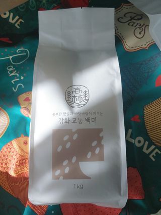 고림상점 풍부한 햇살과 바닷바람이 키우는 강화 교동 쌀 [백미1kg, 현미 1kg] 세트 — 5점을 준 리뷰어가 2021년 12월 올린 사용 사진