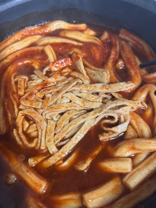 [푸딩팩토리] 즉석누들떡볶이 540g + 대구전통 납작만두 260g — 5점을 준 리뷰어가 2022년 12월 올린 사용 사진