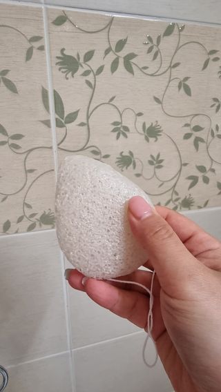 오투에니원 화이트 스완 퍼펙트 폼 클렌징 150g 퍼프증정 — 5점을 준 리뷰어가 2023년 1월 올린 사용 사진