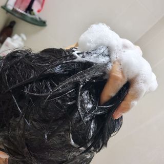[바디홈즈] 골드 마유 샴푸 — 5점을 준 리뷰어가 2021년 11월 올린 사용 사진