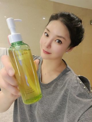 스킨큐어 산다화 순한 클렌징 동백 오일 200ml — 5점을 준 리뷰어가 2023년 4월 올린 사용 사진