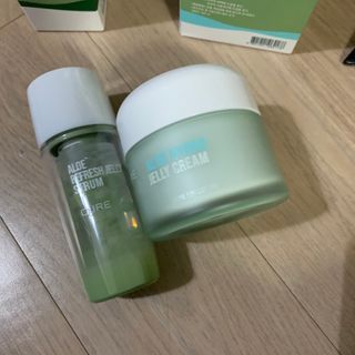 김정문알로에 큐어 큐어 알로에 리프레쉬 젤리 세럼, 큐어 알로에 하이드로 젤리 크림 — 4점을 준 리뷰어가 2021년 3월 올린 사용 사진