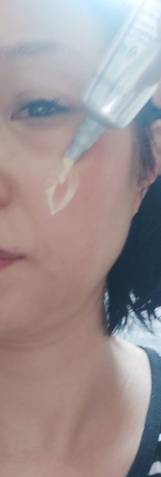 [NEW_버진팜스 깨죽크림] 쓱- 바르면 잡티가 사라지는 광/톤/결 비타민크림 — 4점을 준 리뷰어가 2021년 10월 올린 사용 사진