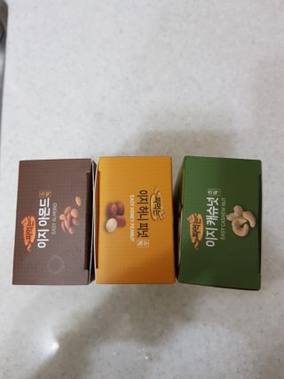짜먹는 이지견과 짜먹는 이지아몬드, 짜먹는 이지허니피넛, 짜먹는 이지캐슈넛 각 10g X  10포 — 4점을 준 리뷰어가 2021년 3월 올린 사용 사진