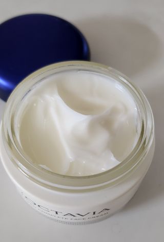 록타비아 Artisan Complete Face Cream — 5점을 준 리뷰어가 2023년 11월 올린 사용 사진