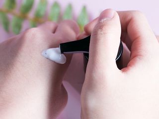 줄라이 모닝 _ JULY MORNING 줄라이모닝 하이드레이팅 퍼퓸드 바디앤핸드 에멀젼 — 5점을 준 리뷰어가 2021년 12월 올린 사용 사진
