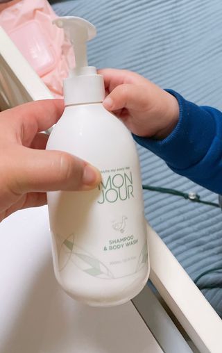 토박스코리아 몽쥬르 유아 샴푸앤워시 300ml — 5점을 준 리뷰어가 2021년 5월 올린 사용 사진