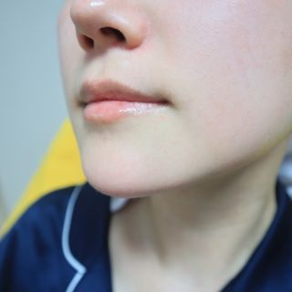 [후르디아] 올리브영 착한보습 비건 립버터 2종 — 5점을 준 리뷰어가 2022년 2월 올린 사용 사진