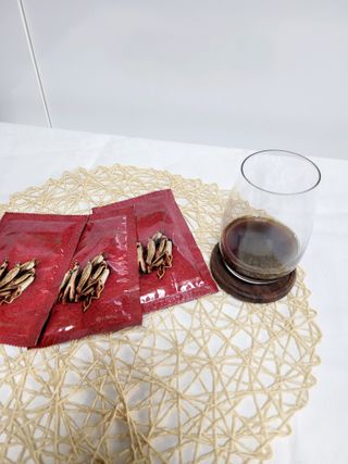 서울약사신협_프리미엄 6년근 홍삼진액_70mlx30포 — 4점을 준 리뷰어가 2021년 3월 올린 사용 사진