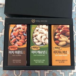 짜먹는 이지견과 짜먹는 이지아몬드, 짜먹는 이지허니피넛, 짜먹는 이지캐슈넛 각 10g X  10포 — 4점을 준 리뷰어가 2021년 4월 올린 사용 사진