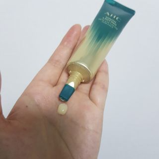 [NEW 탄력유턴 아이크림] AHC 유스 래스팅 리얼 아이크림 포 페이스 — 4점을 준 리뷰어가 2021년 3월 올린 사용 사진