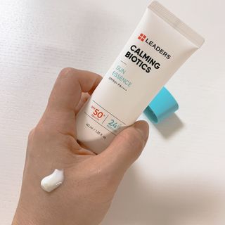 리더스코스메틱 리더스 카밍 바이오틱스 선 에센스 SPF 50+ PA++++ — 4점을 준 리뷰어가 2022년 5월 올린 사용 사진