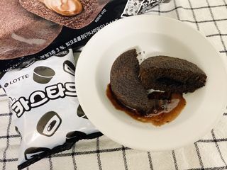 롯데제과 까망카스타드 더블초코 — 5점을 준 리뷰어가 2021년 5월 올린 사용 사진