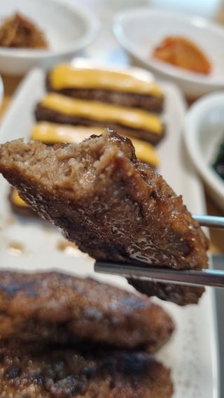 한성기업 명란한 떡갈비 — 5점을 준 리뷰어가 2021년 8월 올린 사용 사진