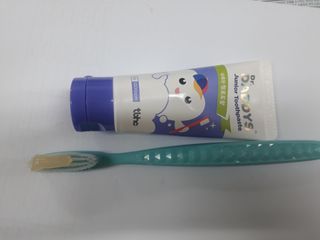 닥터데디스 안심불소 튼튼치약(청포도, 민트 중 택 1) 60g + 여행용 미니 치약 15g — 5점을 준 리뷰어가 2022년 8월 올린 사용 사진