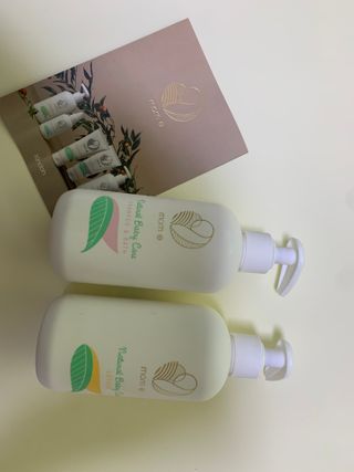 mom e 맘이 내추럴 베이비 케어 샴푸앤바스+로션 — 5점을 준 리뷰어가 2021년 1월 올린 사용 사진