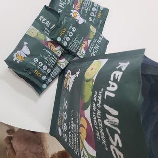 [푸디웜] 라포그  리얼인섹트 웨이트밸런스 저알러지 강아지 사료  1.2KG — 4점을 준 리뷰어가 2021년 7월 올린 사용 사진