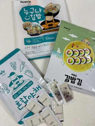 해풀잎 누구나 김밥*1ea [(혼합야채 35g *1ea,  김밥김 (5g, 5ea),  양념간장 (6g, 5ea), 참기름(5g, 2ea)] — 5점을 준 리뷰어가 2022년 7월 올린 사용 사진