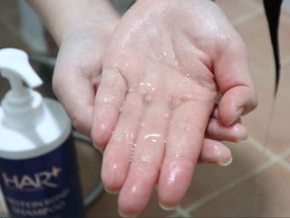 헤어플러스 단백질탈모샴푸 500ml+단백질본드앰플 145ml — 5점을 준 리뷰어가 2021년 3월 올린 사용 사진