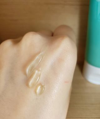 김정문알로에 큐어 큐어 맥시 알로에베라 겔 크림 — 5점을 준 리뷰어가 2021년 4월 올린 사용 사진