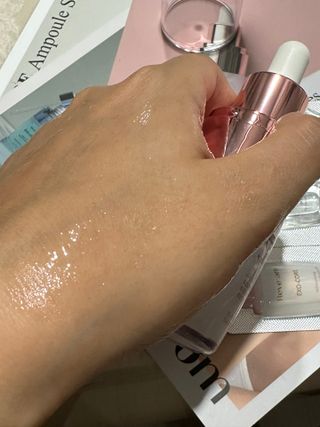 나우 [리브엠] 123억개 엑소좀으로 채운 눈부신 광채, 엑소코어 화이트닝 텐션 앰플 — 5점을 준 리뷰어가 2023년 8월 올린 사용 사진