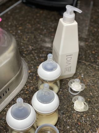 마더케이 디아 프리미엄 젖병세정제 500ml 액상형/무향 — 5점을 준 리뷰어가 2021년 12월 올린 사용 사진