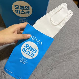 [심폐소생소] KF94 오늘의 마스크 대형 — 2점을 준 리뷰어가 2021년 11월 올린 사용 사진