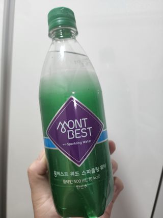 몽베스트 Montbest with Sparkling water Plain 20병 — 5점을 준 리뷰어가 2022년 7월 올린 사용 사진