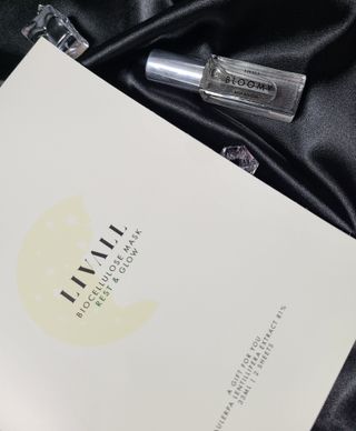 리브얼 | LIVALL 바이오셀룰로오스 마스크 레스트 앤 글로우 듀오 33ml  (2매) & 블루미 레스트 포션 — 5점을 준 리뷰어가 2022년 8월 올린 사용 사진