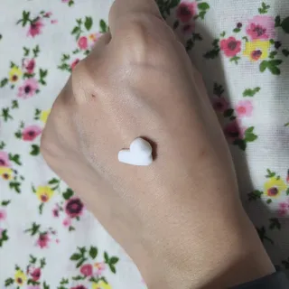 [위켄더스] 끈적임 없이 수분감을 채워주는 핸드& 바디로션 1종 랜덤발송 — 5점을 준 리뷰어가 2022년 5월 올린 사용 사진