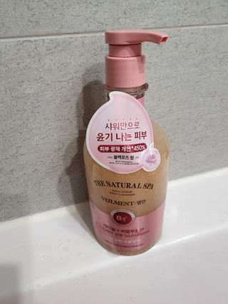 벨먼 내추럴스파 수분광채 스크럽 바디워시 600ml 5종 — 5점을 준 리뷰어가 2022년 5월 올린 사용 사진