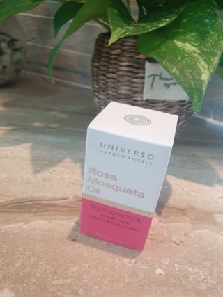 유니베르소 로즈힙 오일 15ml — 5점을 준 리뷰어가 2021년 6월 올린 사용 사진