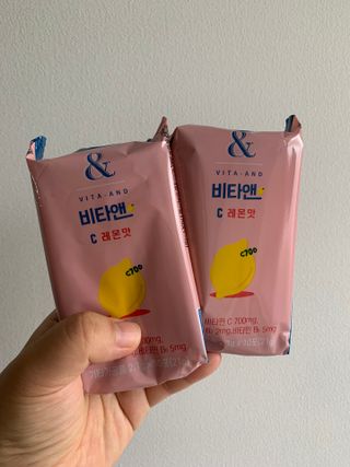 비타앤C 레몬맛, 망고맛 — 5점을 준 리뷰어가 2021년 8월 올린 사용 사진